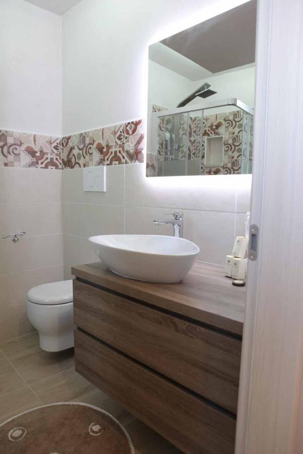 Afrodite Luxury Suite Veglie Exterior foto