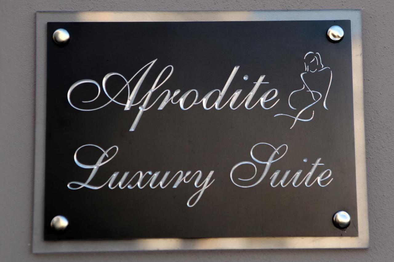 Afrodite Luxury Suite Veglie Exterior foto